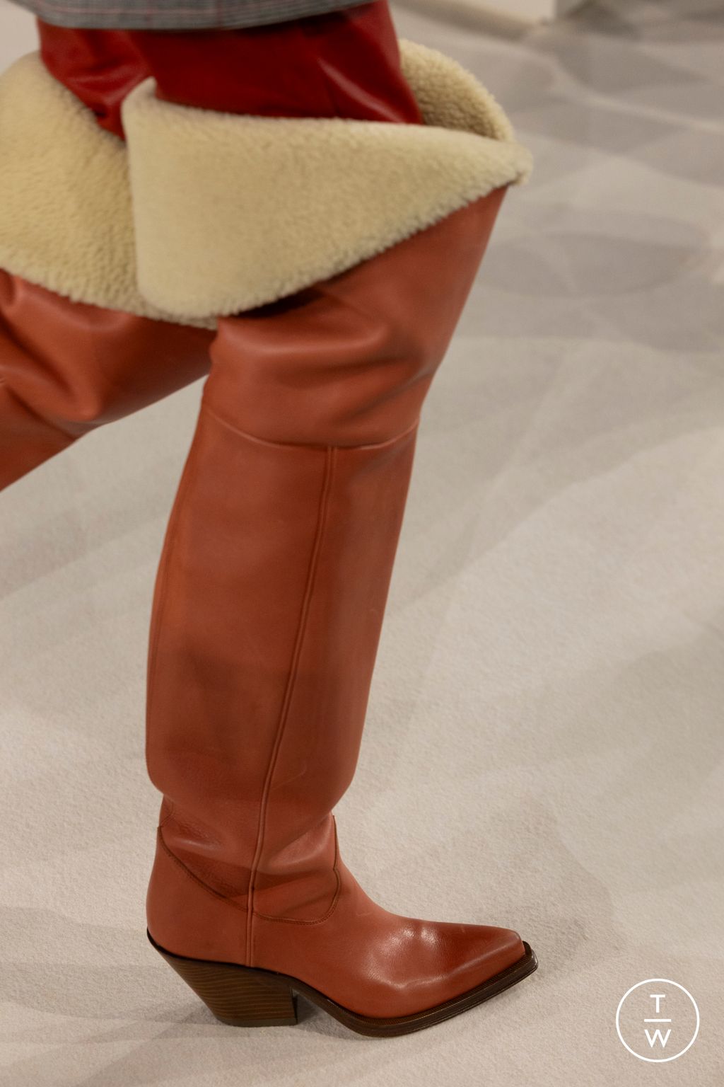 Fashion Week Paris Fall/Winter 2026 look 4 from the Chloé collection womenswear accessories