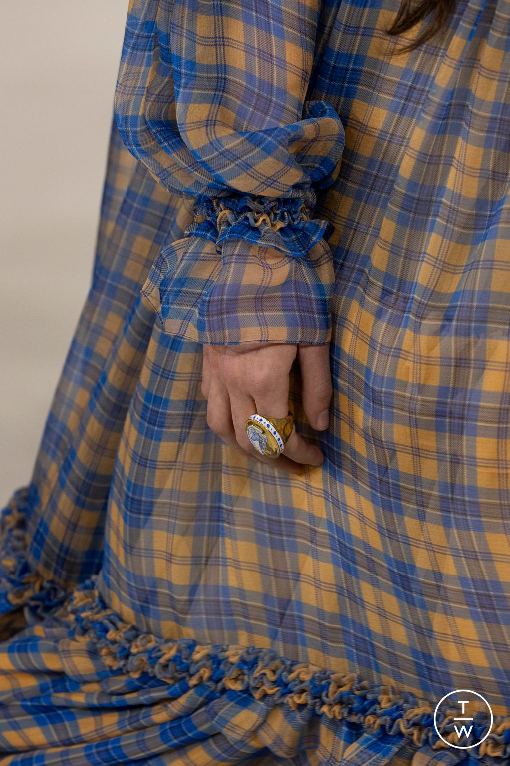 Fashion Week Paris Fall/Winter 2026 look 6 from the Chloé collection womenswear accessories