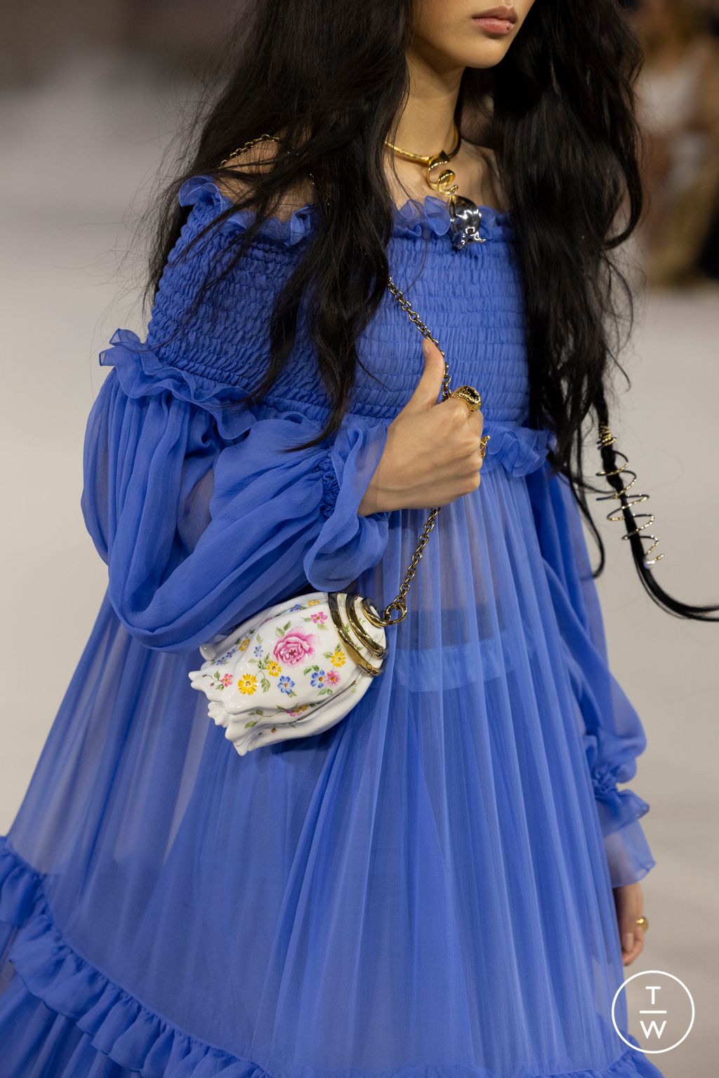 Fashion Week Paris Fall/Winter 2026 look 10 from the Chloé collection womenswear accessories