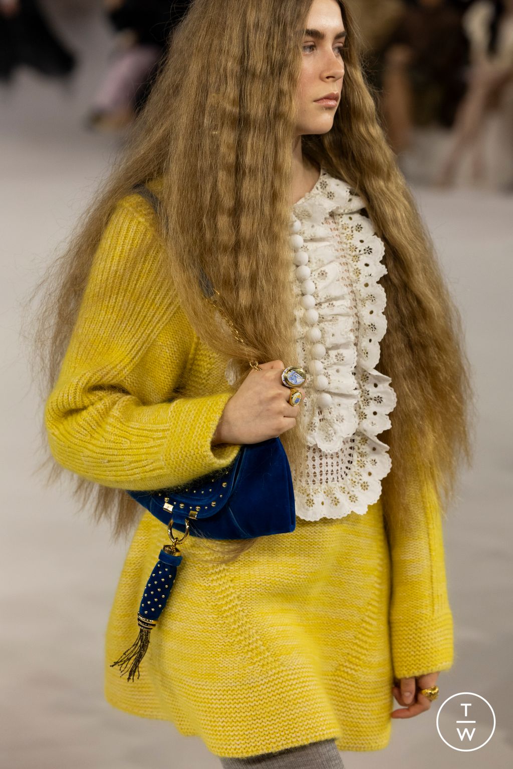 Fashion Week Paris Fall/Winter 2026 look 17 from the Chloé collection womenswear accessories