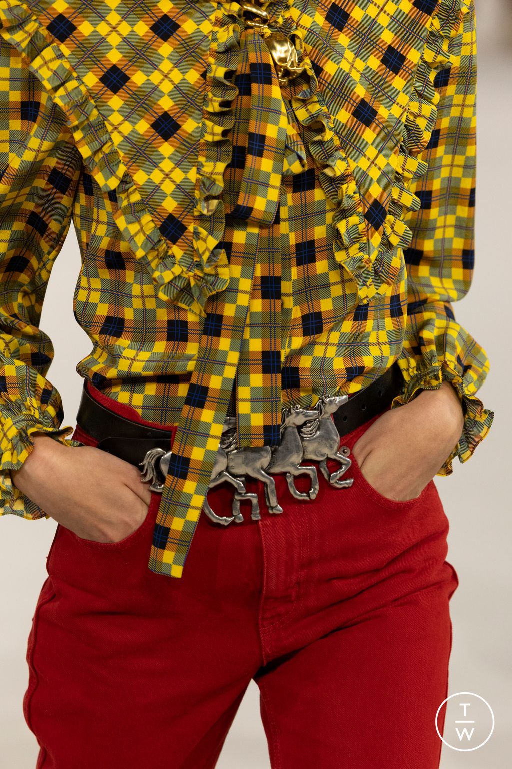 Fashion Week Paris Fall/Winter 2026 look 30 from the Chloé collection womenswear accessories