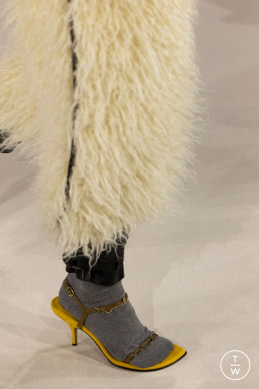 Fashion Week Paris Fall/Winter 2026 look 34 from the Chloé collection womenswear accessories