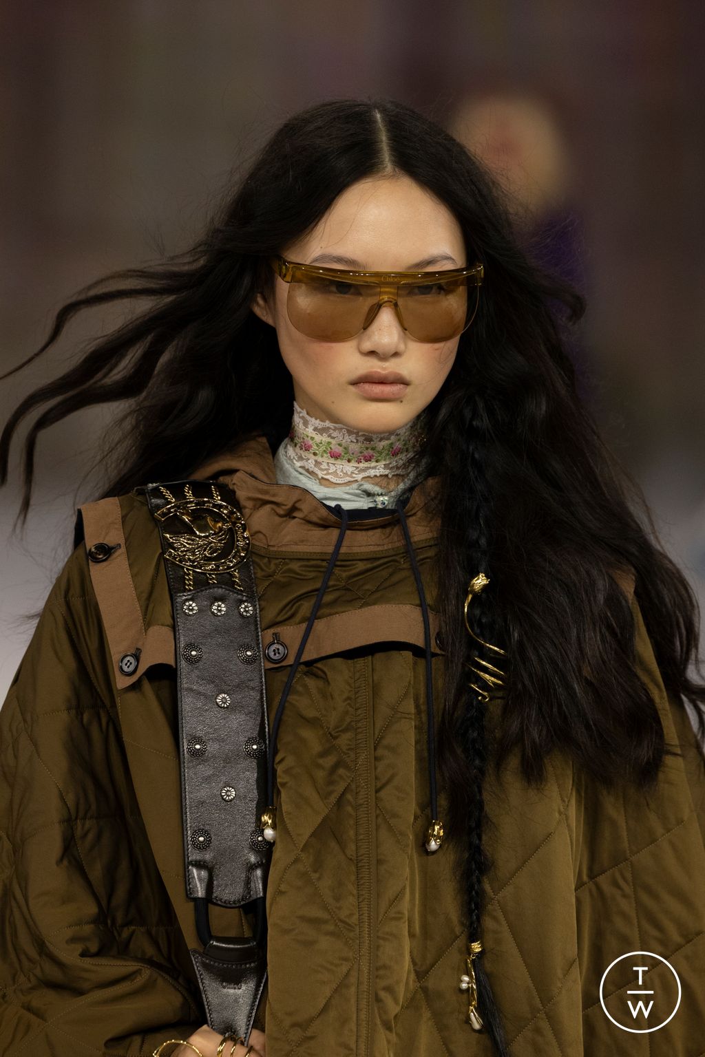 Fashion Week Paris Fall/Winter 2026 look 39 from the Chloé collection womenswear accessories