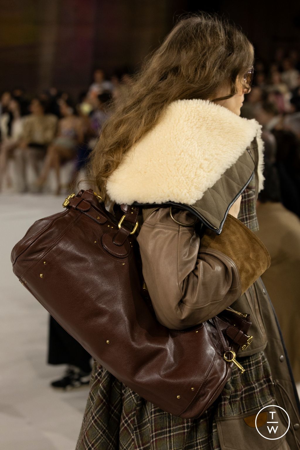 Fashion Week Paris Fall/Winter 2026 look 42 from the Chloé collection womenswear accessories