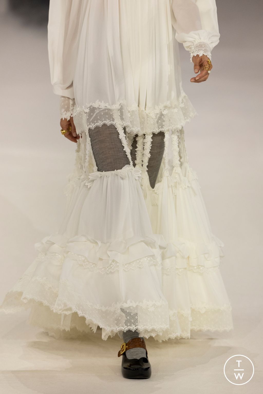 Fashion Week Paris Fall/Winter 2026 look 51 from the Chloé collection womenswear accessories