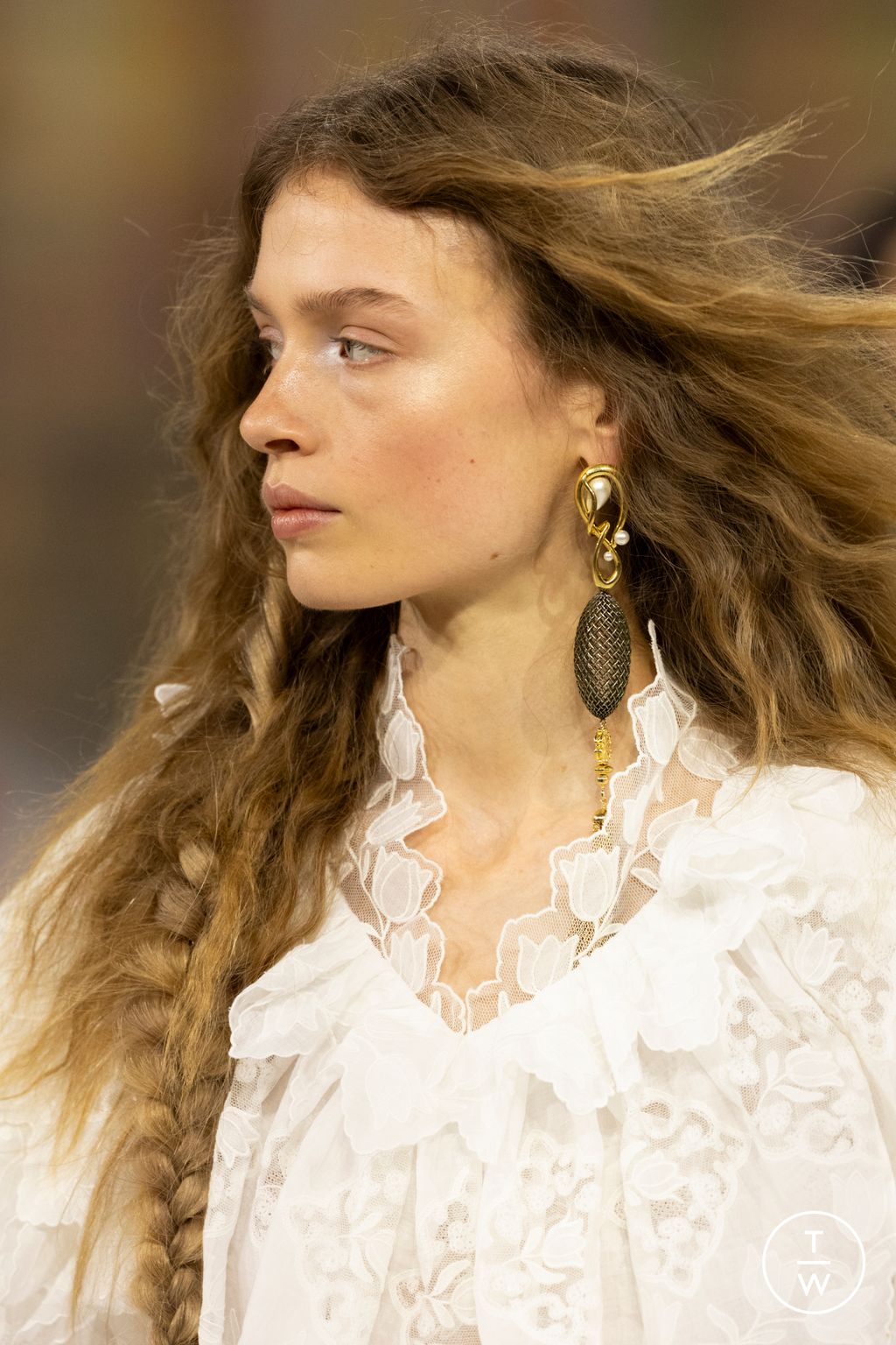 Fashion Week Paris Fall/Winter 2026 look 56 from the Chloé collection womenswear accessories