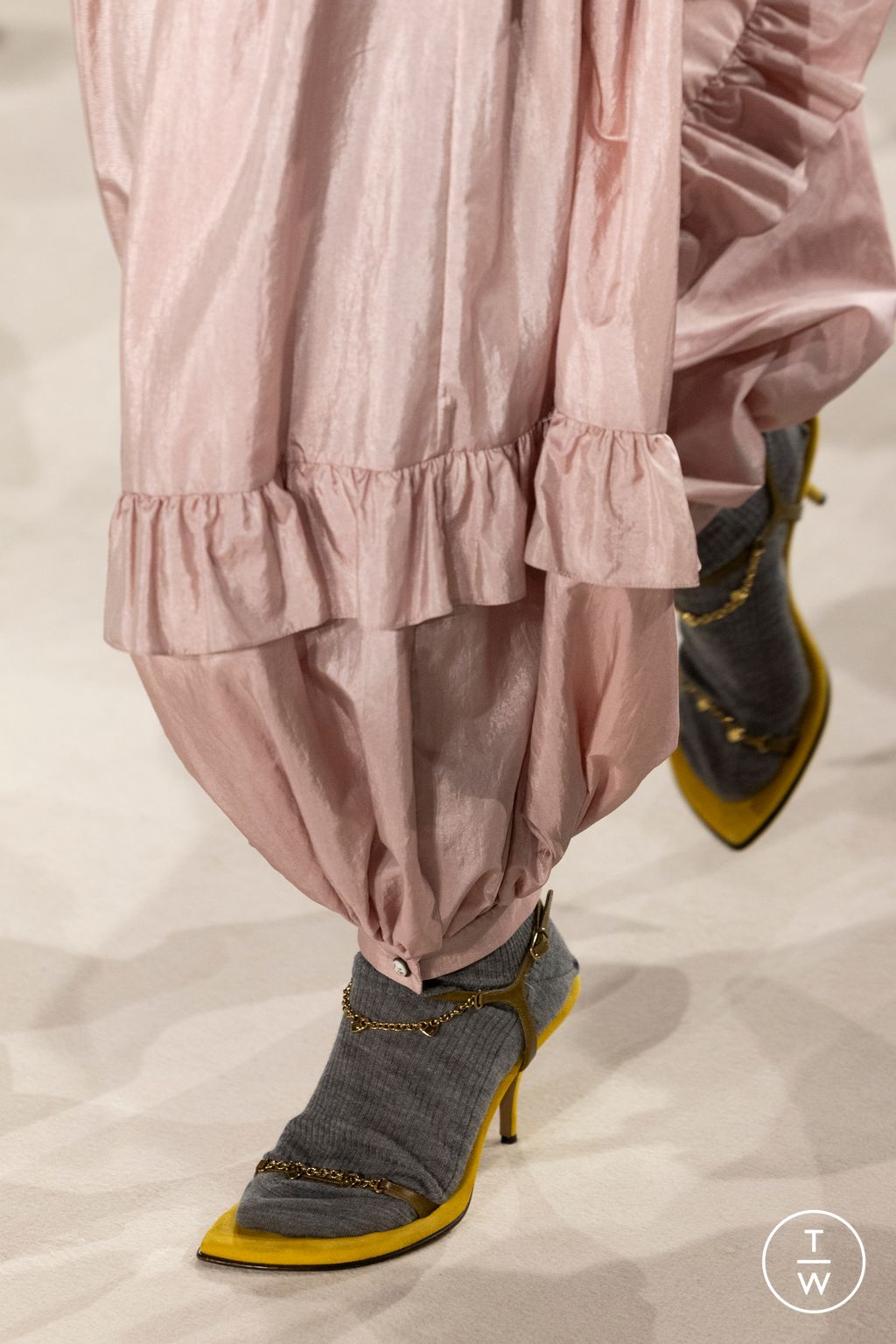 Fashion Week Paris Fall/Winter 2026 look 61 from the Chloé collection womenswear accessories