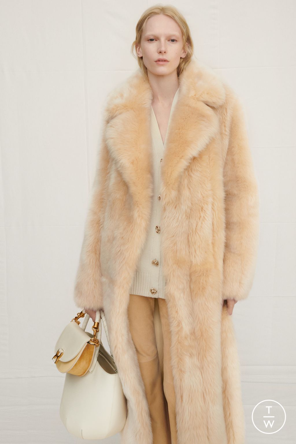 Fashion Week Paris Resort 2024 look 12 from the Chloé collection womenswear