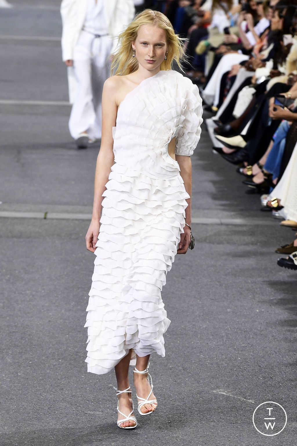Fashion Week Paris Spring/Summer 2024 look 1 from the Chloé collection womenswear
