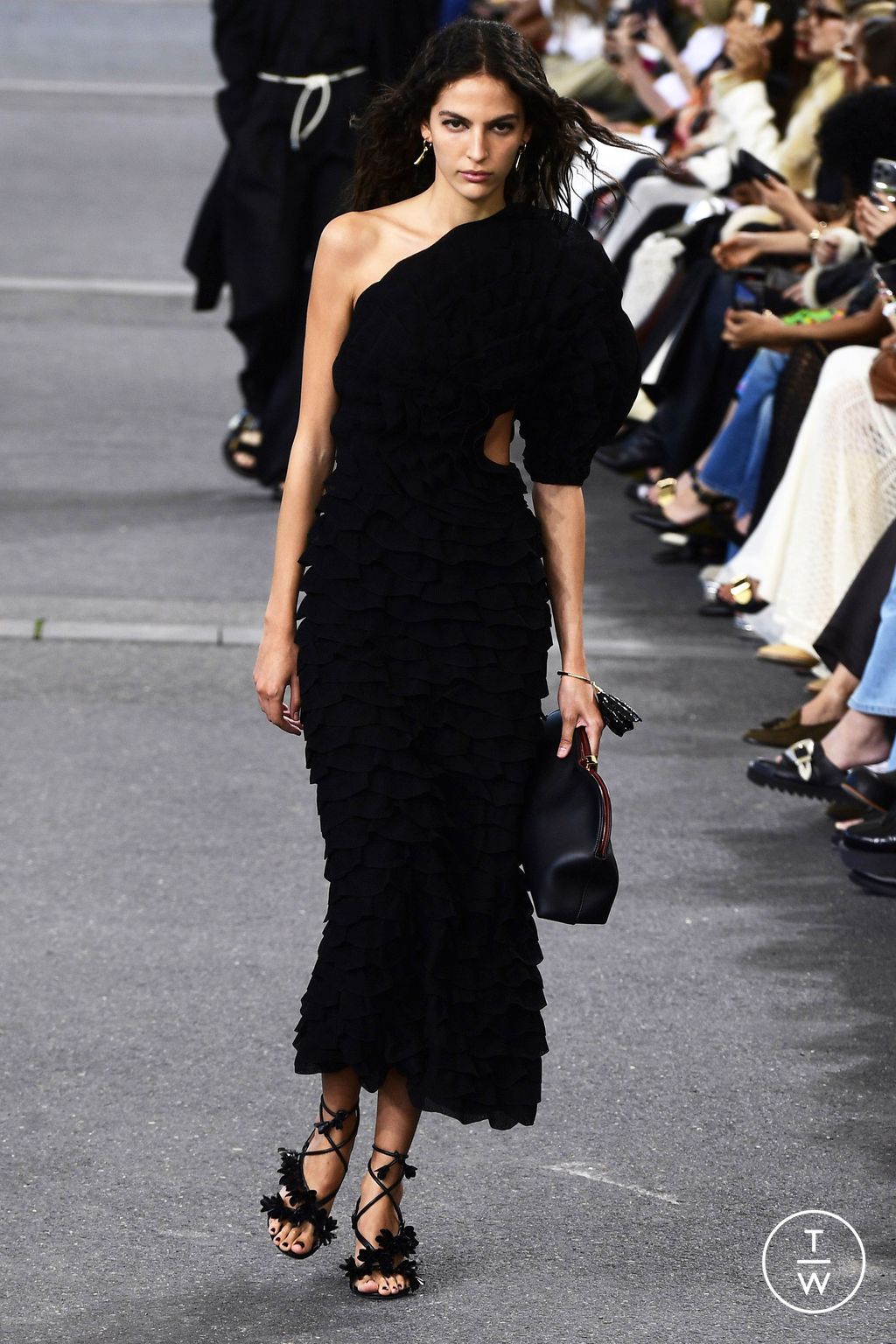 Fashion Week Paris Spring/Summer 2024 look 3 from the Chloé collection womenswear