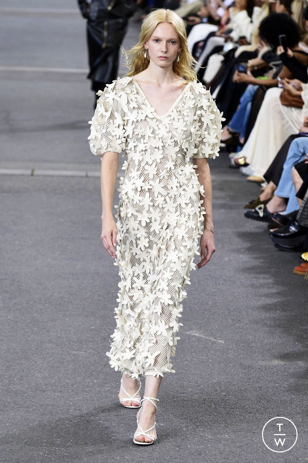 Fashion Week Paris Spring/Summer 2024 look 6 from the Chloé collection womenswear