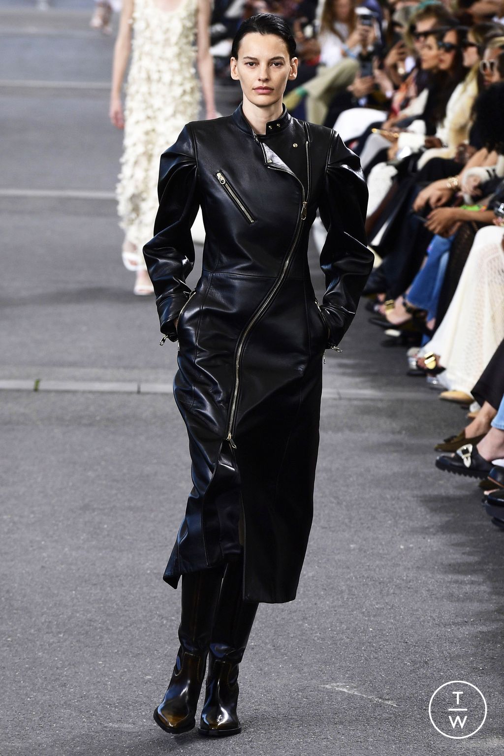 Fashion Week Paris Spring/Summer 2024 look 7 from the Chloé collection womenswear
