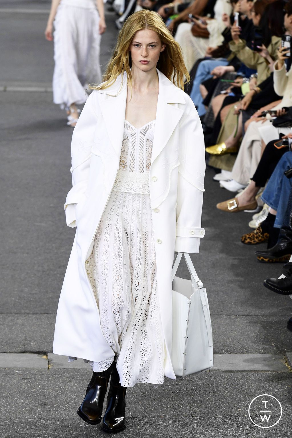Fashion Week Paris Spring/Summer 2024 look 14 from the Chloé collection womenswear