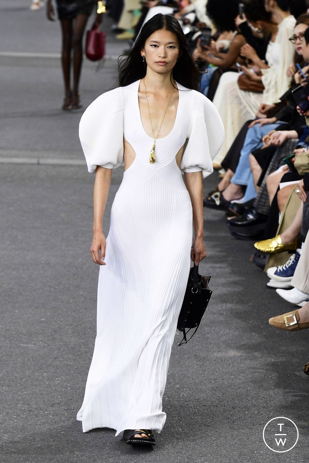 Fashion Week Paris Spring/Summer 2024 look 22 from the Chloé collection womenswear