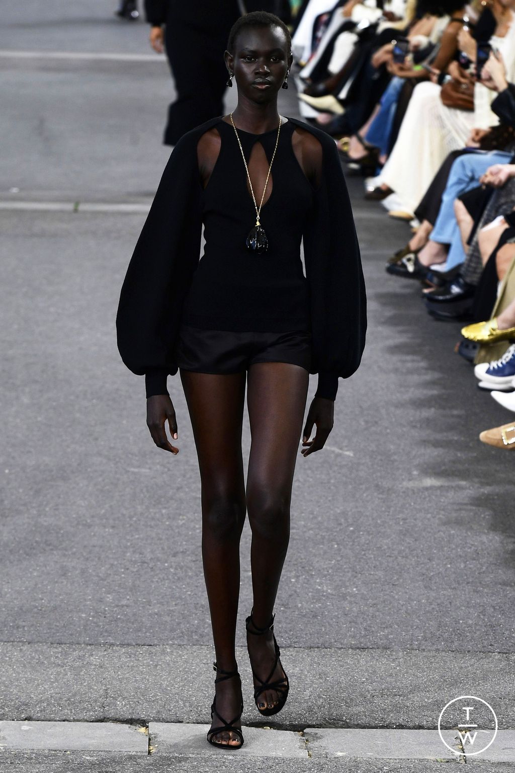 Fashion Week Paris Spring/Summer 2024 look 27 from the Chloé collection womenswear
