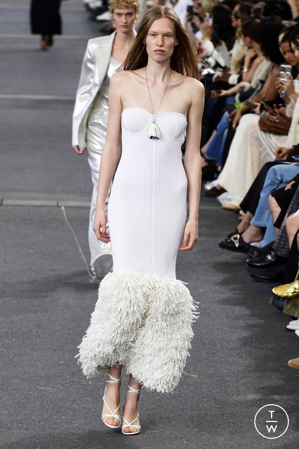 Fashion Week Paris Spring/Summer 2024 look 37 from the Chloé collection womenswear