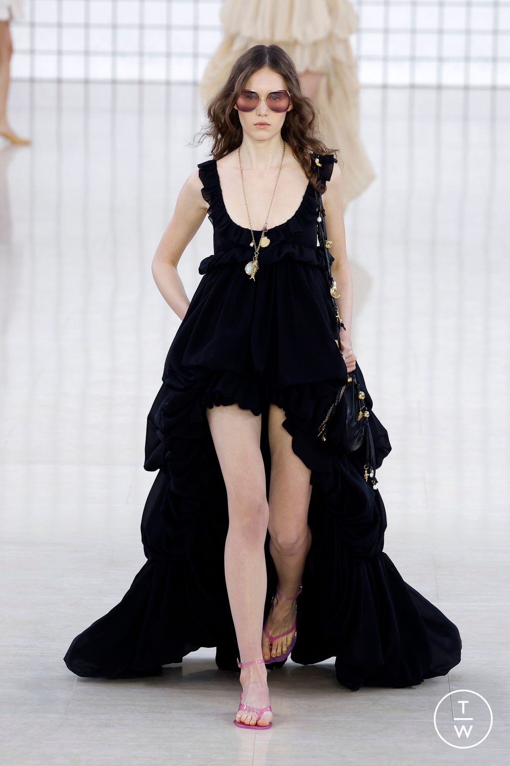 Fashion Week Paris Spring-Summer 2025 look 34 from the Chloé collection womenswear