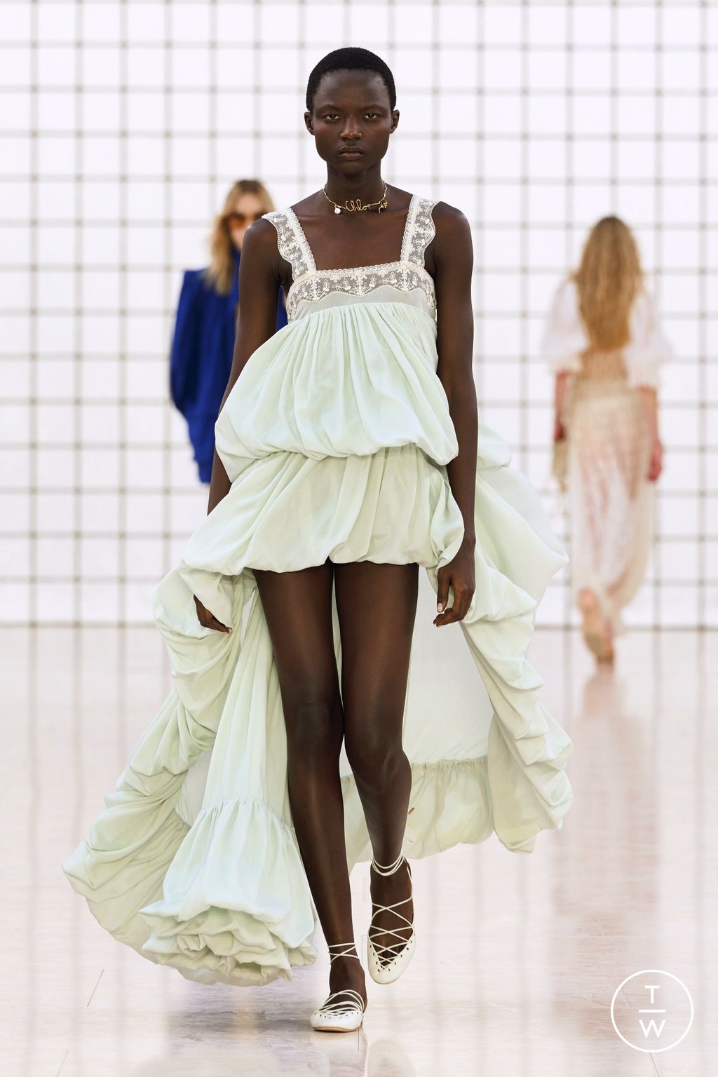 Fashion Week Paris Spring/Summer 2025 look 10 from the Chloé collection womenswear