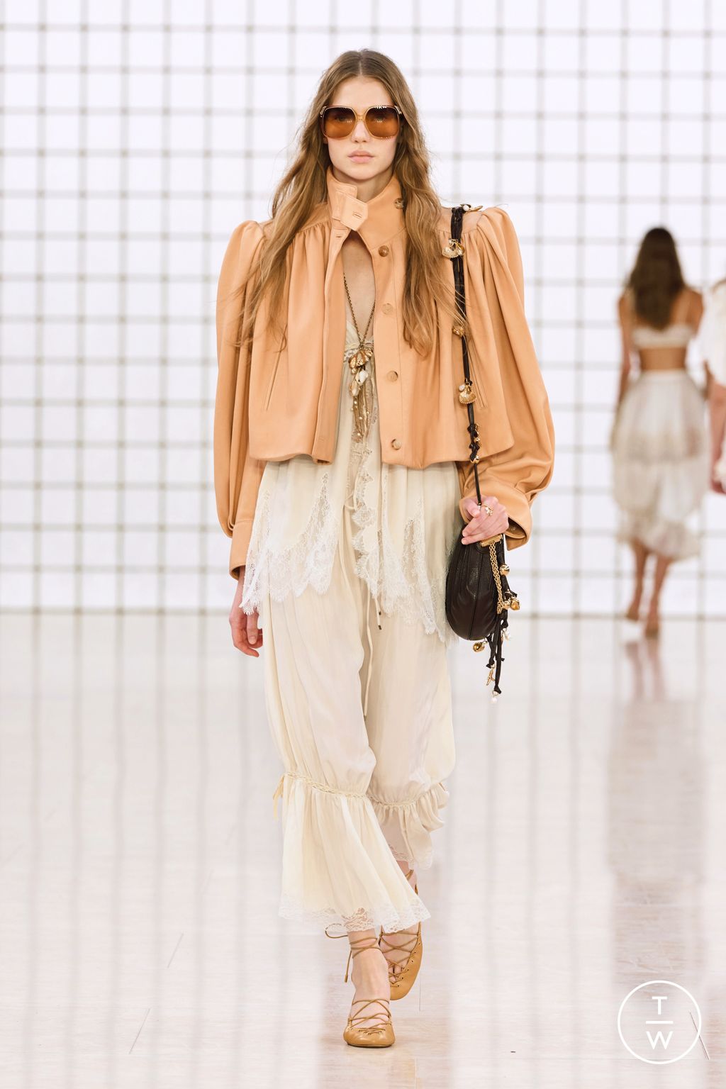 Fashion Week Paris Spring/Summer 2025 look 13 from the Chloé collection womenswear