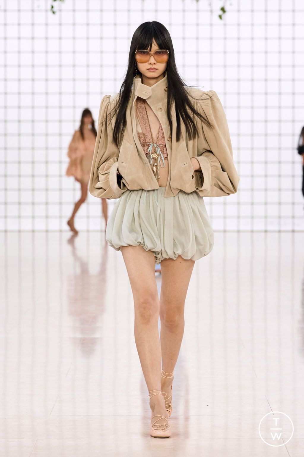 Fashion Week Paris Spring-Summer 2025 look 27 from the Chloé collection womenswear
