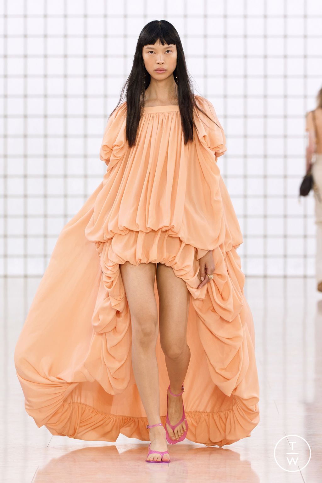 Fashion Week Paris Spring/Summer 2025 look 42 from the Chloé collection womenswear