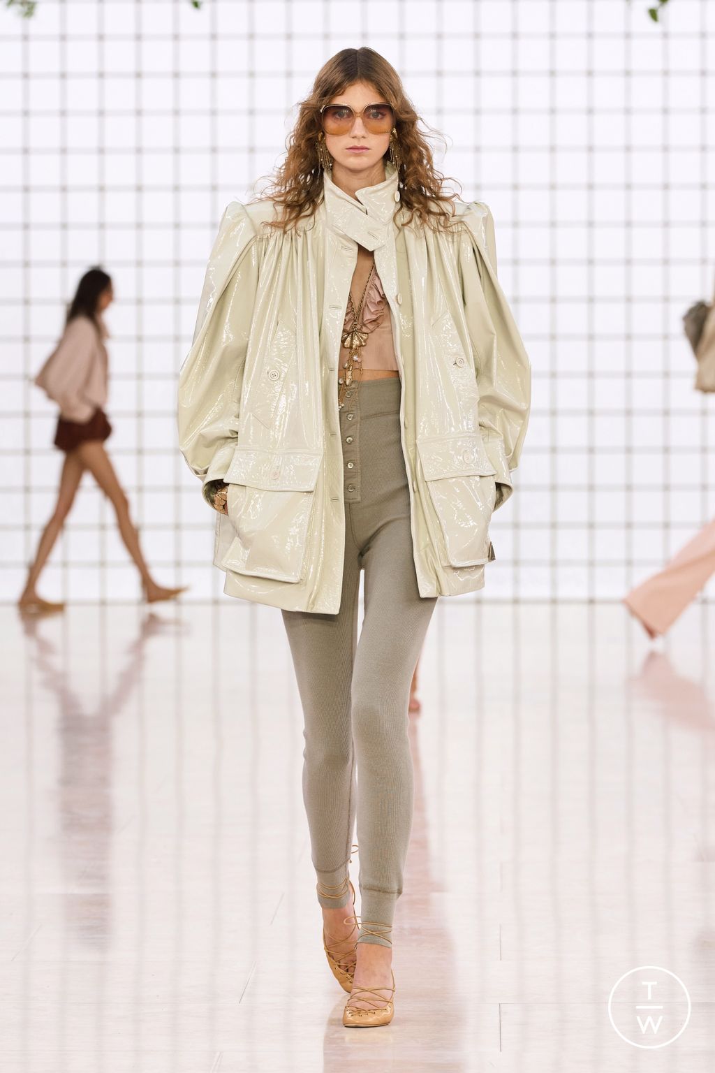 Fashion Week Paris Spring/Summer 2025 look 45 from the Chloé collection womenswear
