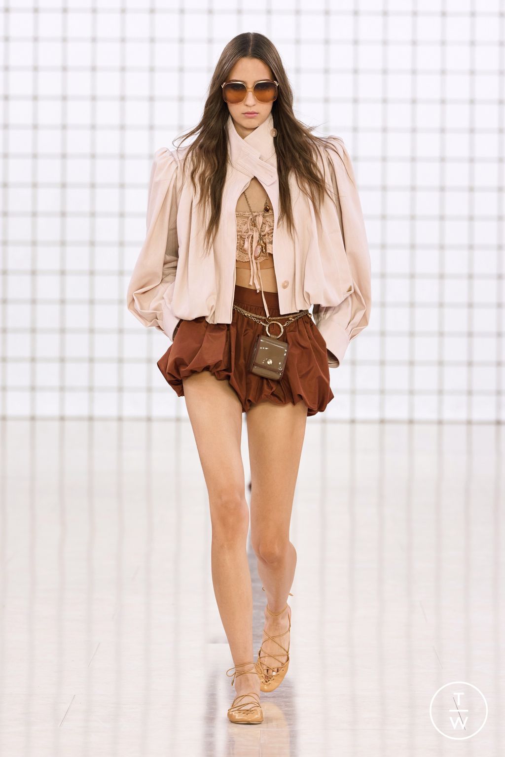 Fashion Week Paris Spring/Summer 2025 look 47 from the Chloé collection womenswear