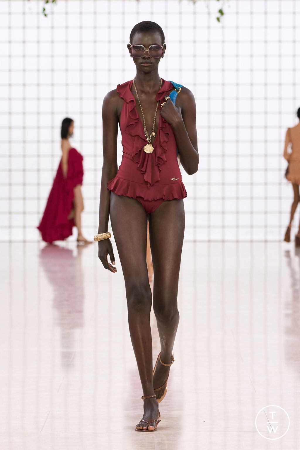 Fashion Week Paris Spring-Summer 2025 look 48 from the Chloé collection womenswear