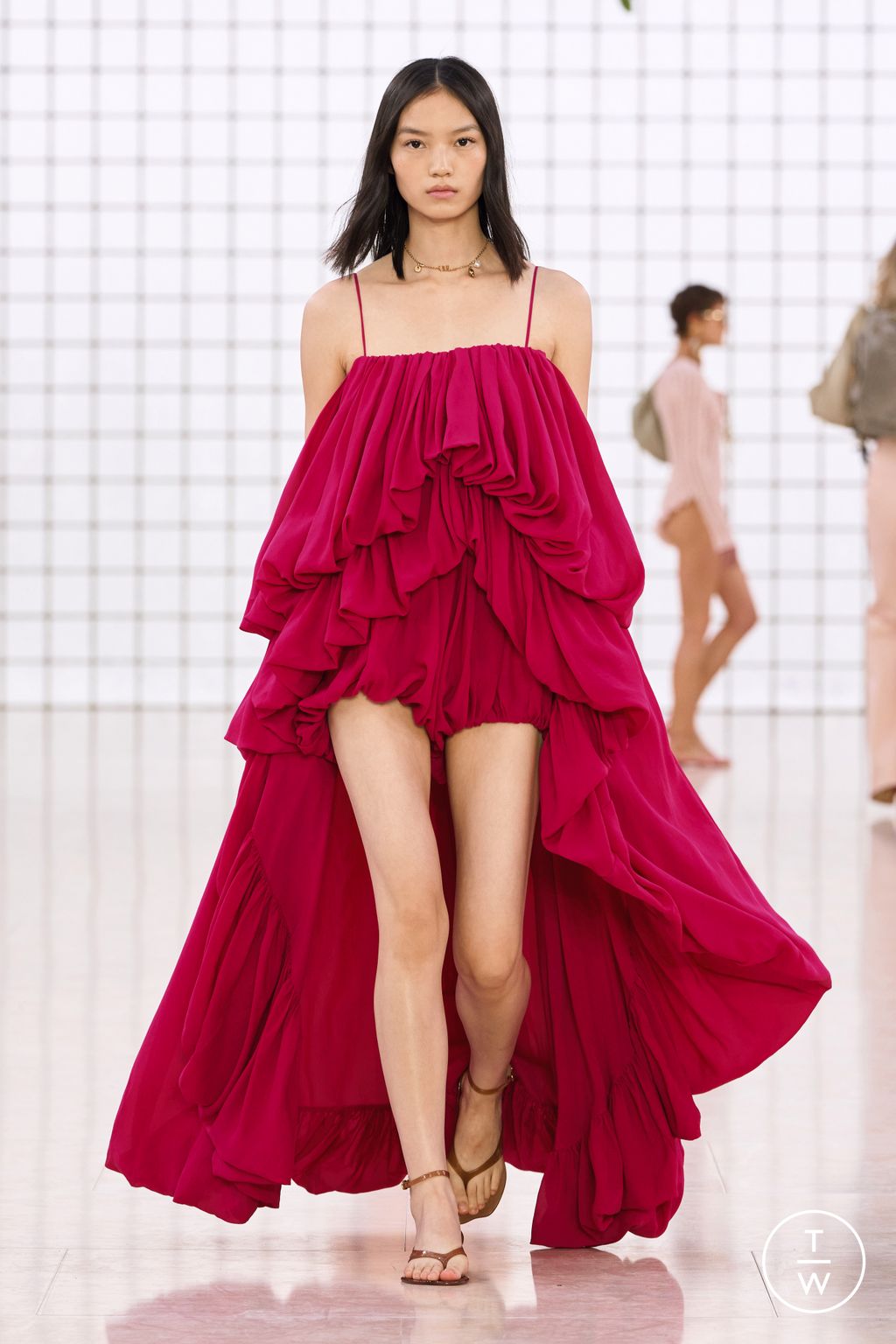 Fashion Week Paris Spring/Summer 2025 look 50 from the Chloé collection womenswear