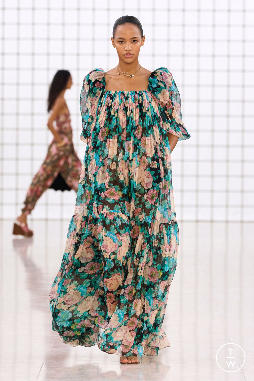 Fashion Week Paris Spring/Summer 2025 look 58 from the Chloé collection womenswear