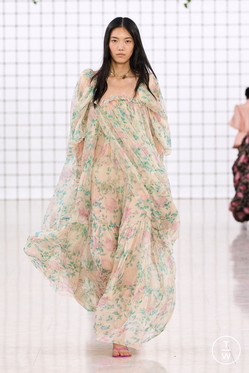 Fashion Week Paris Spring/Summer 2025 look 62 from the Chloé collection womenswear