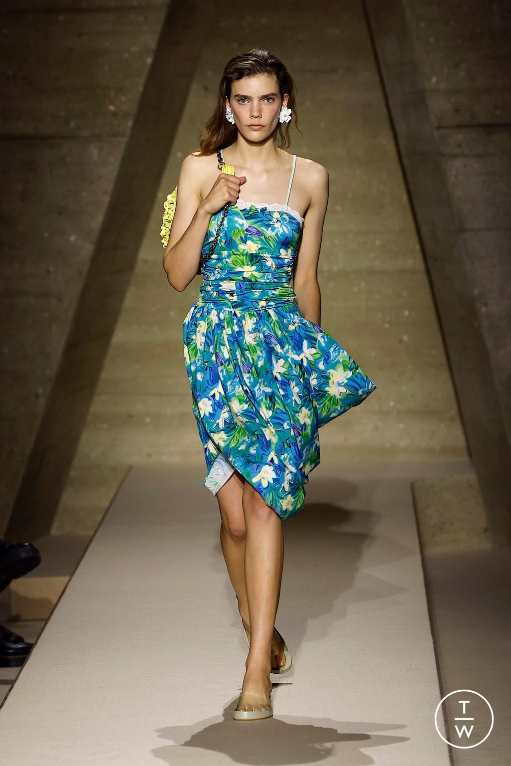 Fashion Week Paris Spring/Summer 2026 look 11 from the Chloé collection womenswear