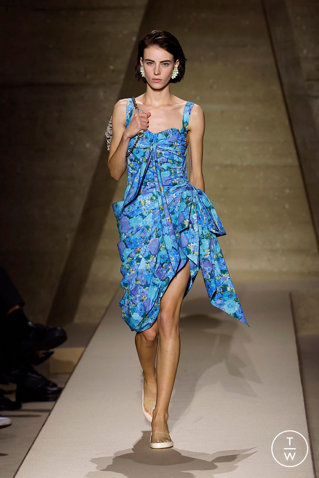 Fashion Week Paris Spring/Summer 2026 look 16 from the Chloé collection womenswear