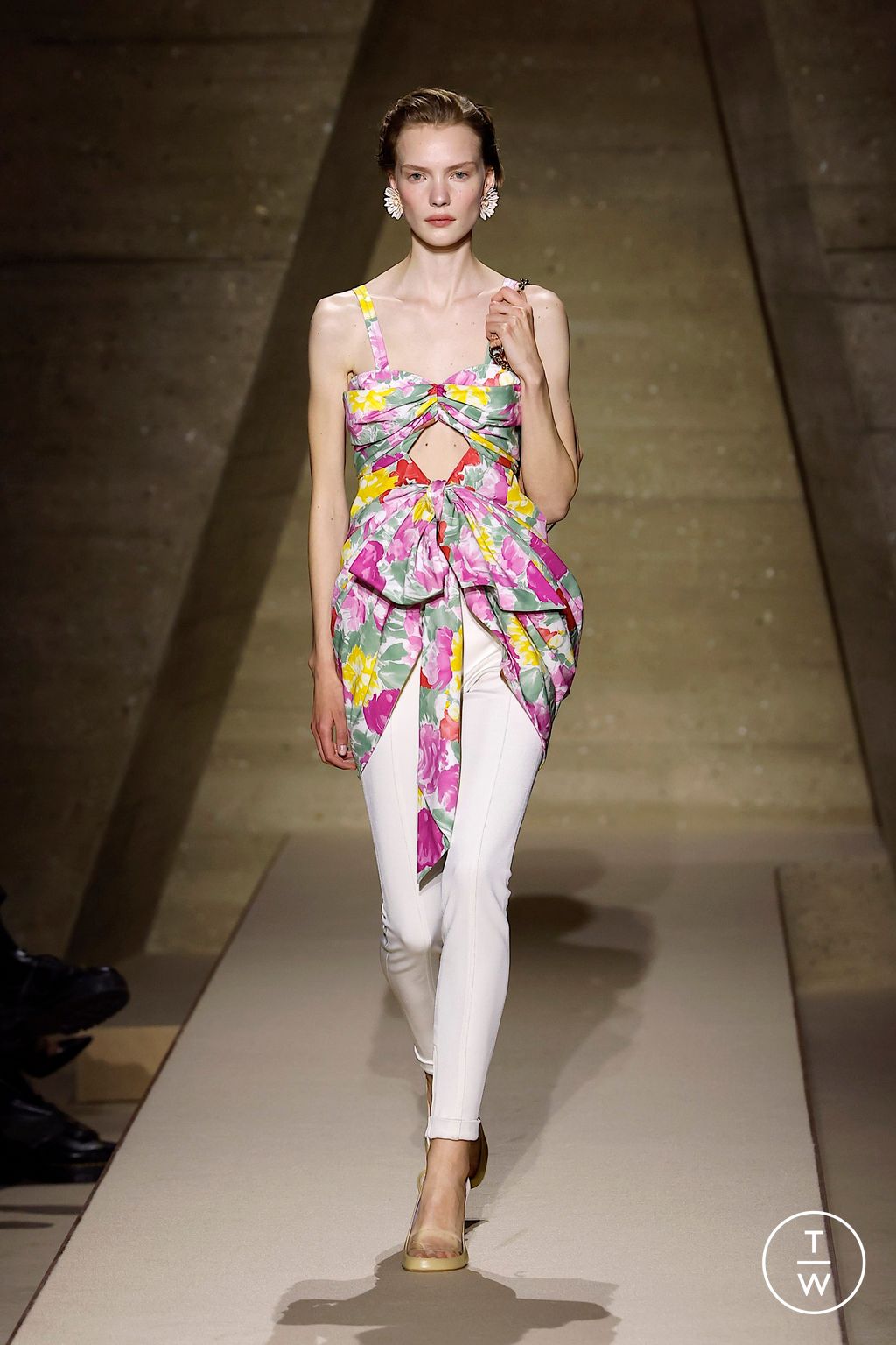 Fashion Week Paris Spring/Summer 2026 look 17 from the Chloé collection womenswear