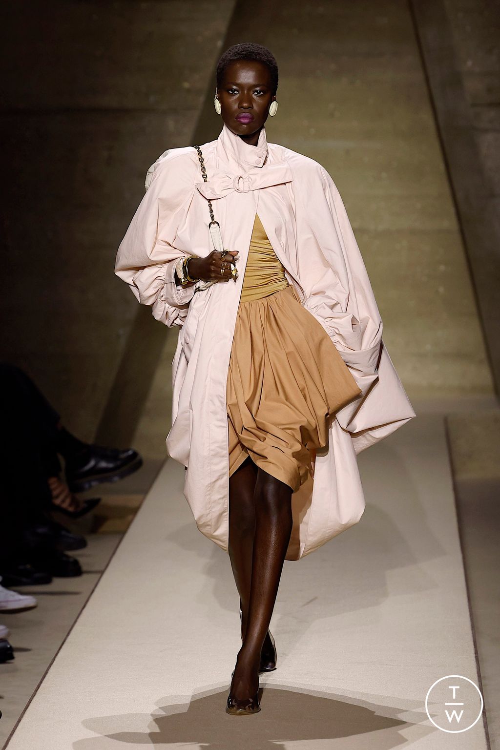 Fashion Week Paris Spring/Summer 2026 look 22 from the Chloé collection womenswear