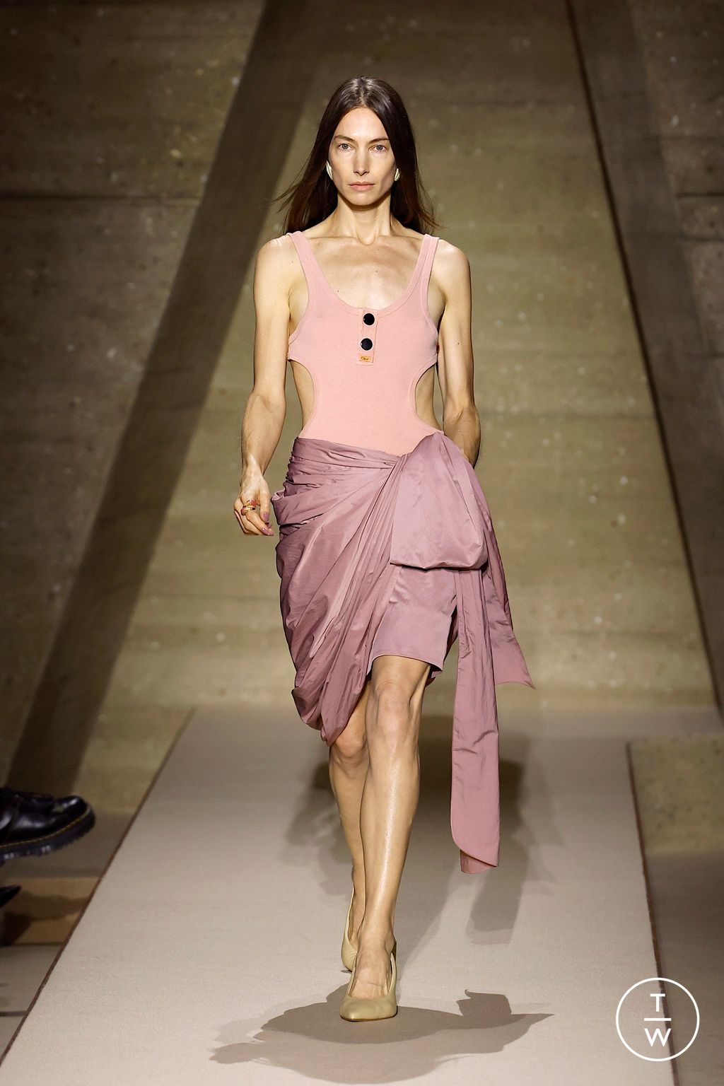 Fashion Week Paris Spring/Summer 2026 look 23 from the Chloé collection womenswear