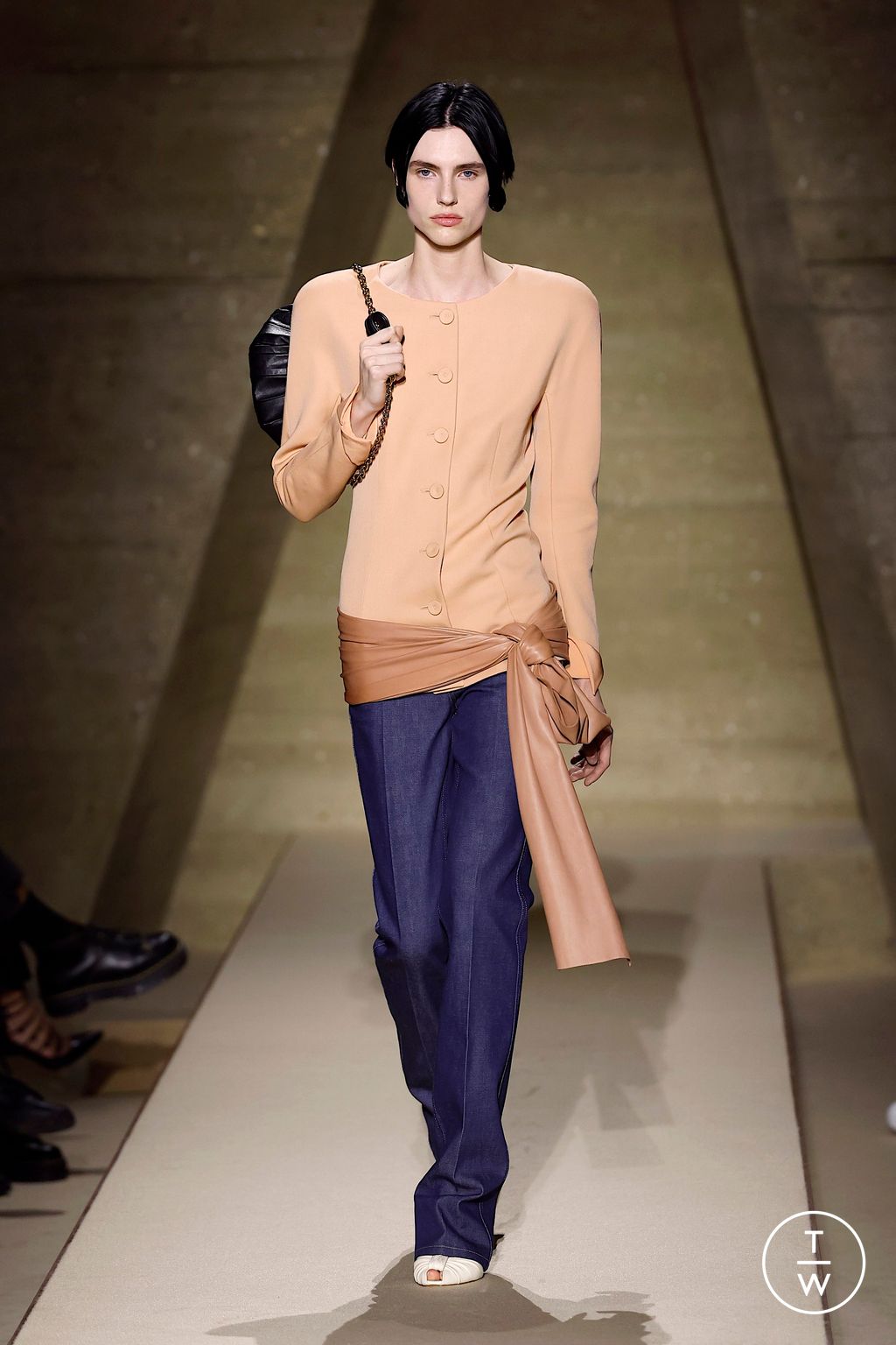 Fashion Week Paris Spring/Summer 2026 look 47 from the Chloé collection womenswear