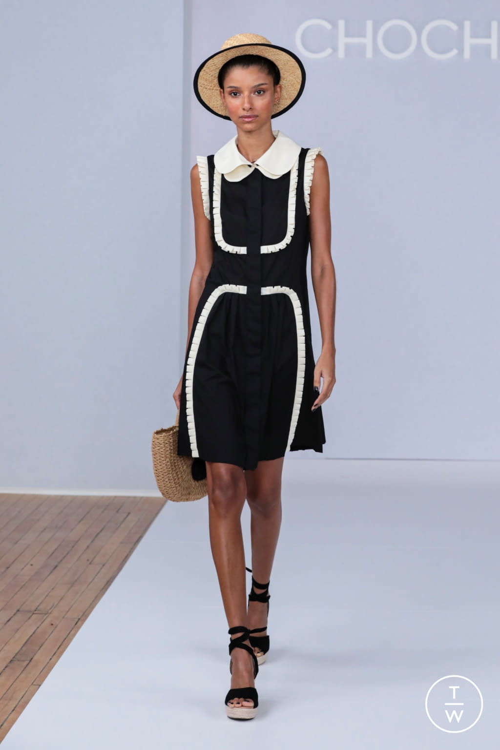 Fashion Week New York Spring/Summer 2021 look 2 from the Chocheng collection womenswear