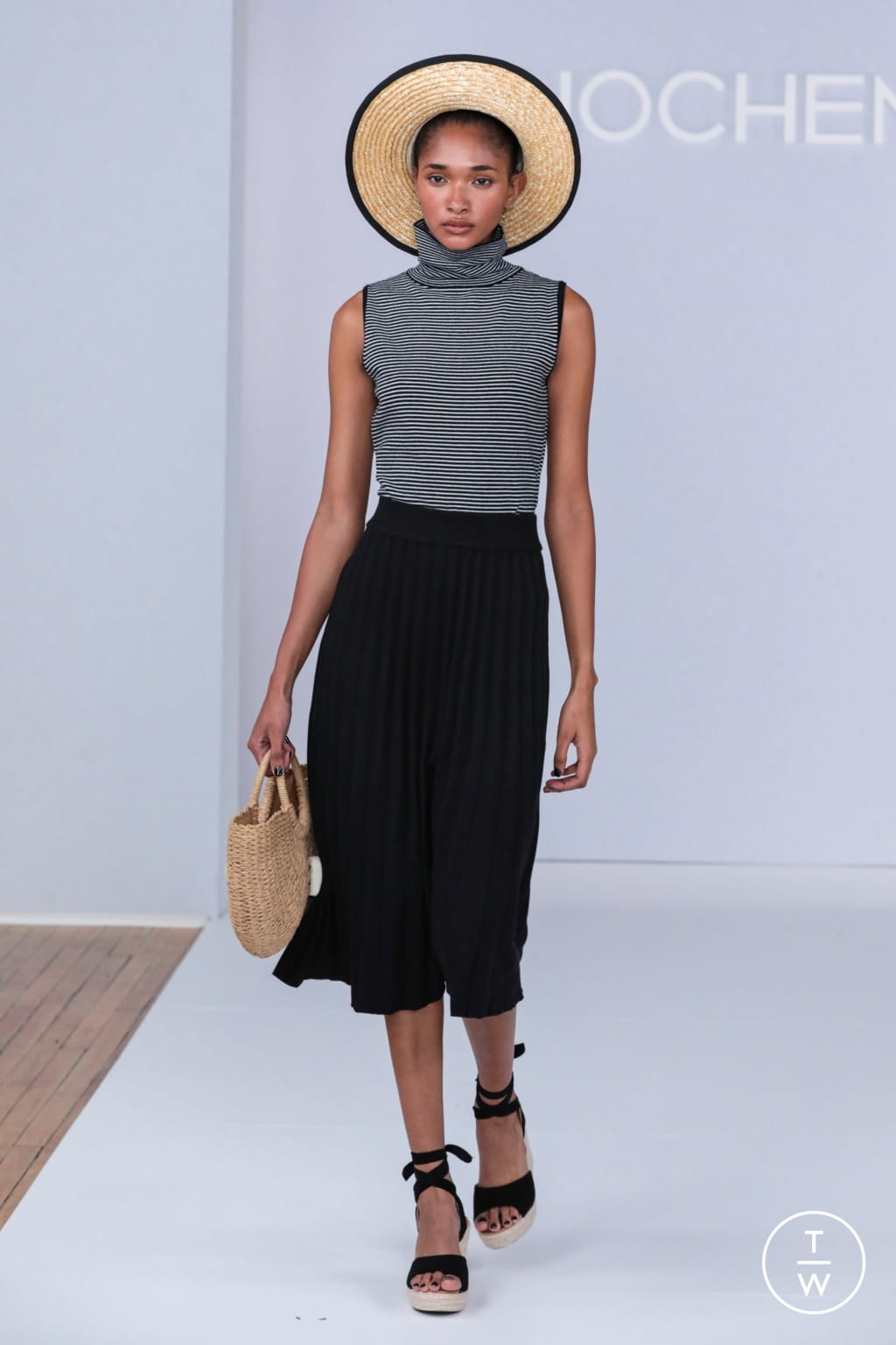 Fashion Week New York Spring/Summer 2021 look 10 from the Chocheng collection womenswear