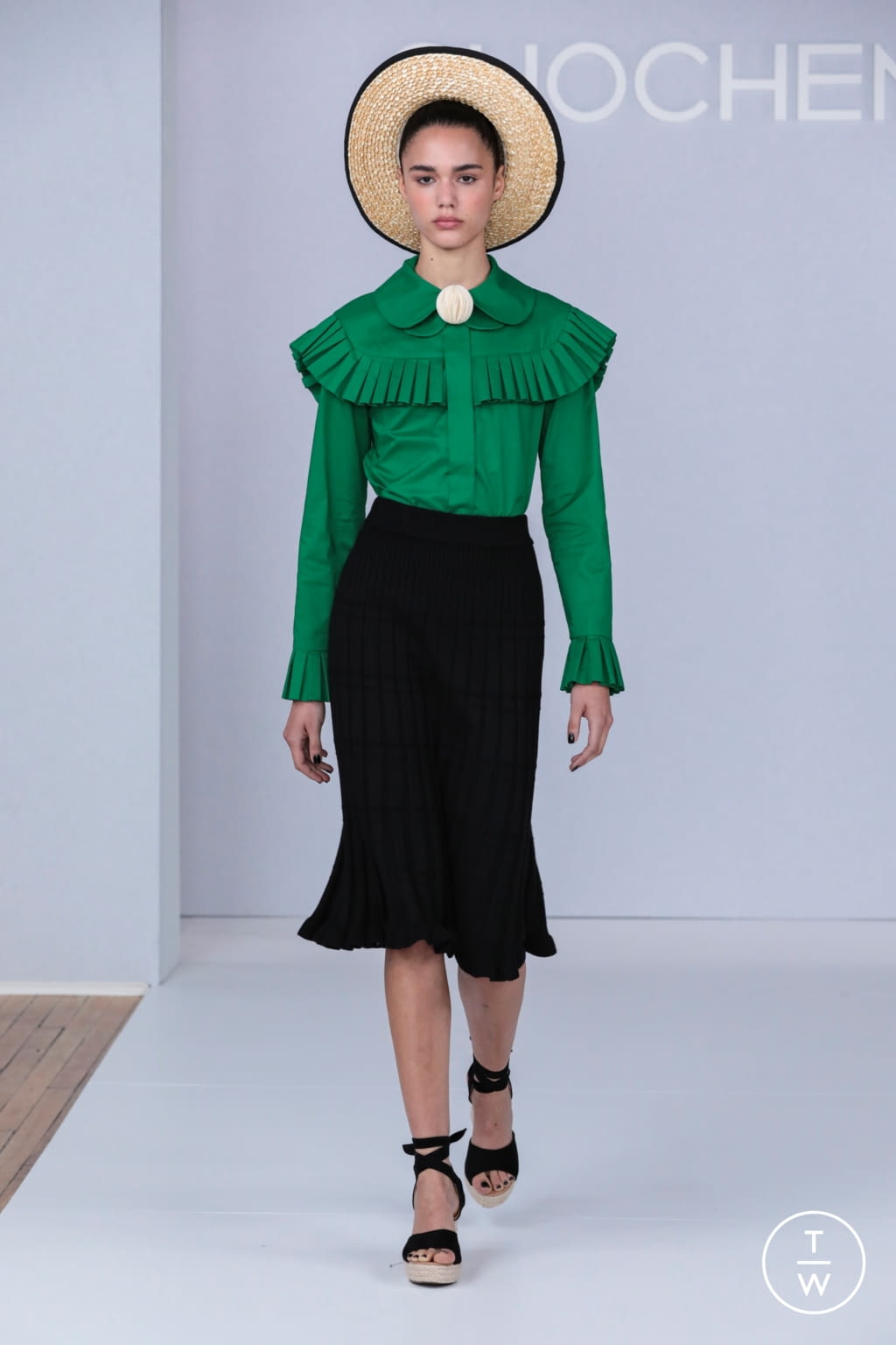 Fashion Week New York Spring/Summer 2021 look 17 from the Chocheng collection womenswear