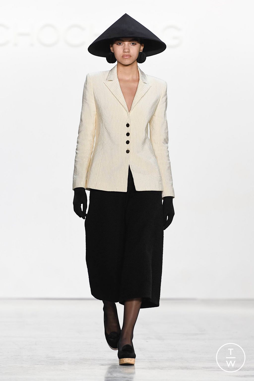 Fashion Week New York Fall/Winter 2023 look 10 de la collection Chocheng womenswear