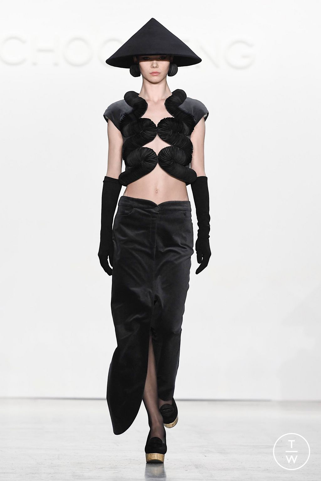 Fashion Week New York Fall/Winter 2023 look 25 from the Chocheng collection 女装