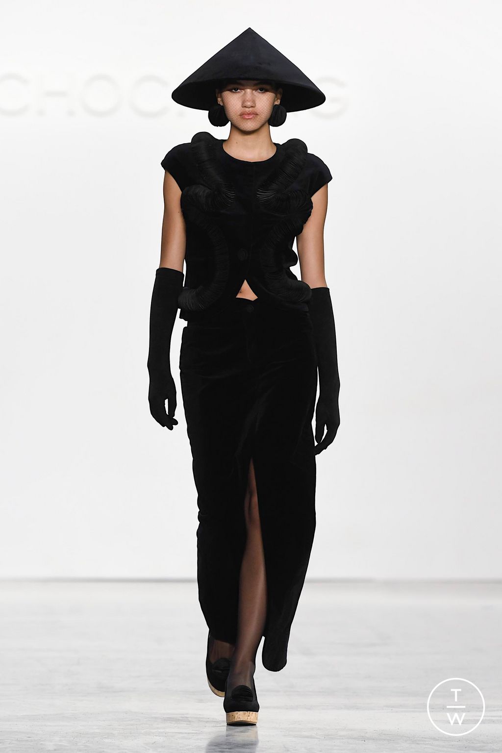 Fashion Week New York Fall/Winter 2023 look 26 from the Chocheng collection 女装