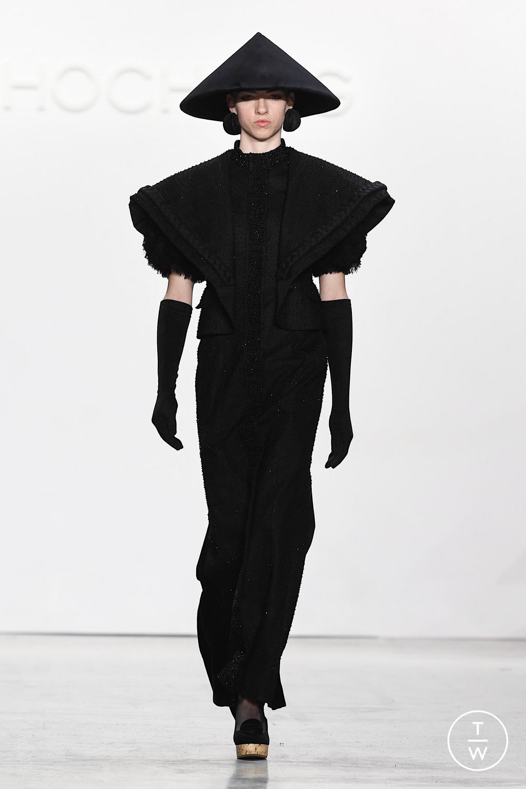 Fashion Week New York Fall/Winter 2023 look 28 de la collection Chocheng womenswear