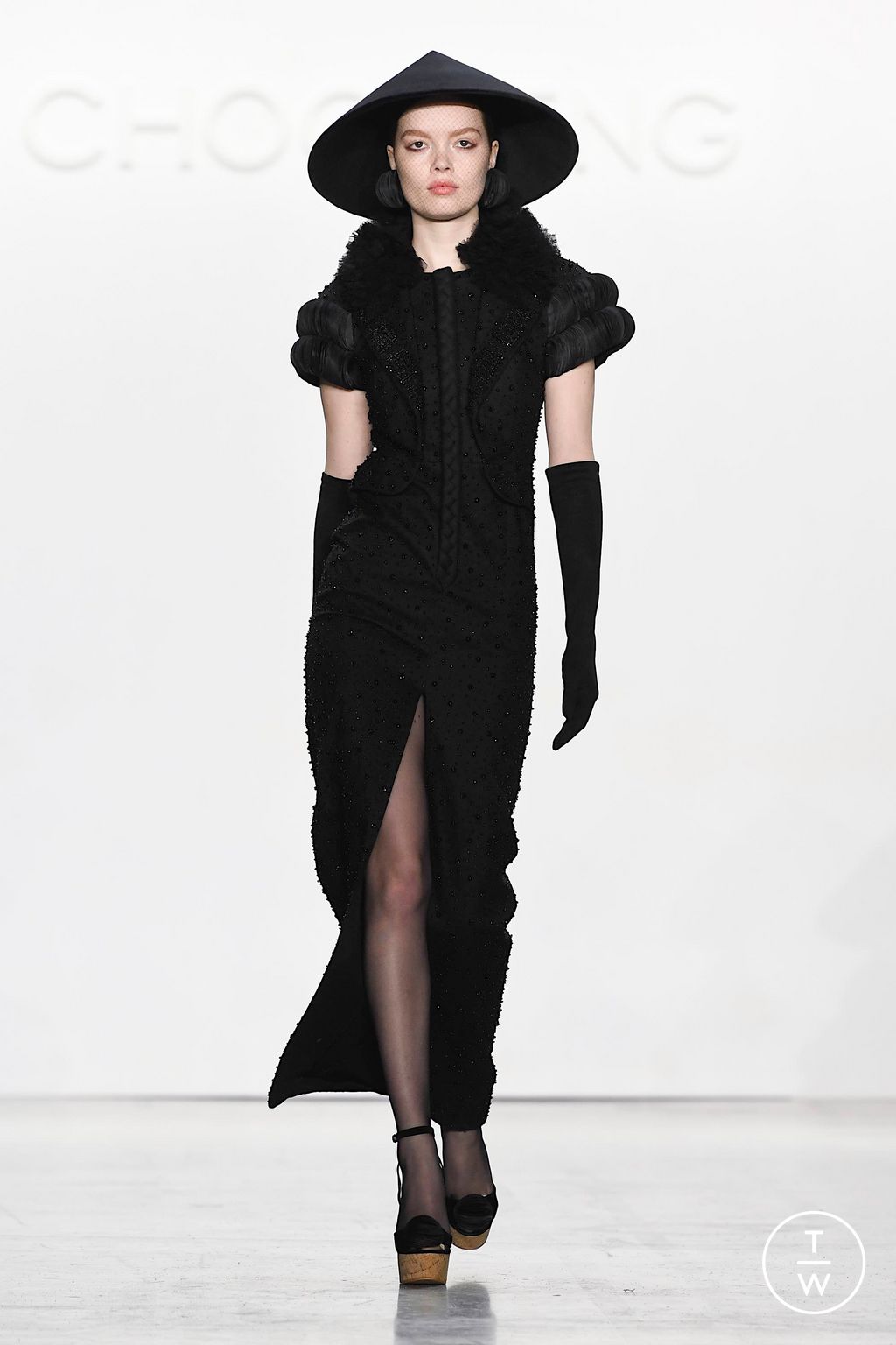 Fashion Week New York Fall/Winter 2023 look 30 from the Chocheng collection 女装