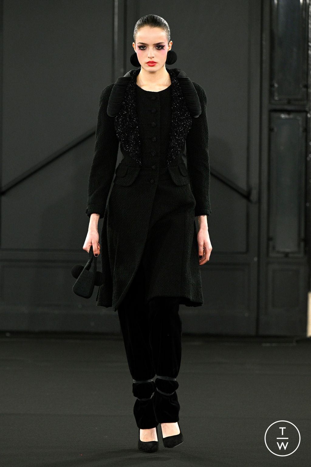 Fashion Week Paris Fall/Winter 2024 look 8 de la collection Chocheng womenswear