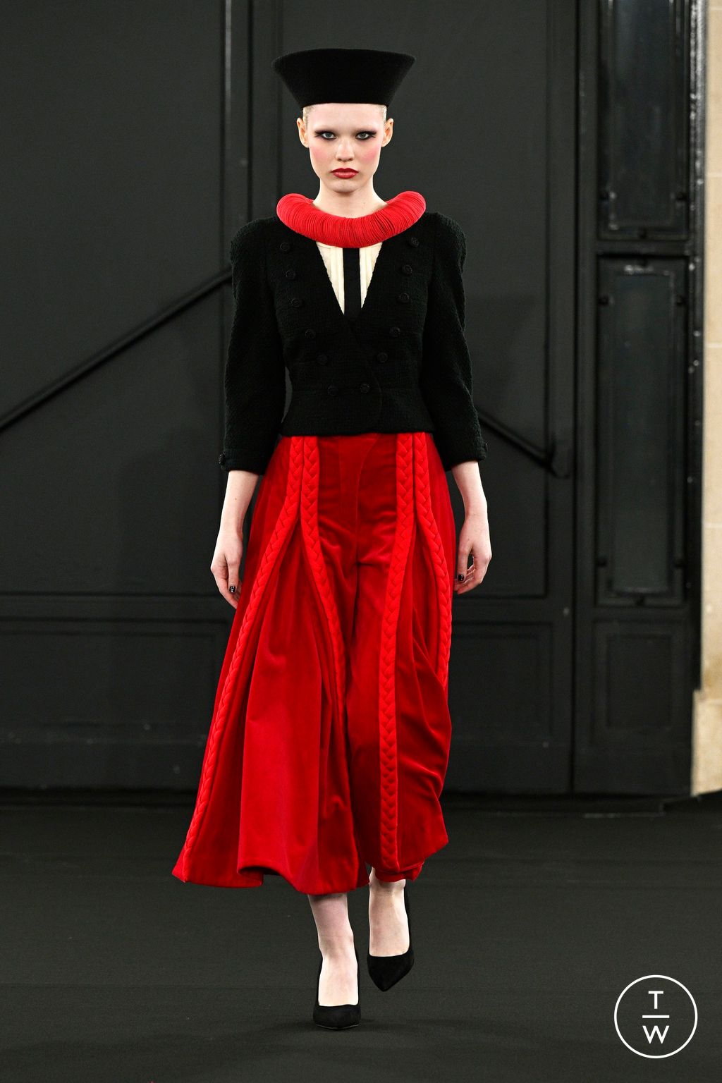 Fashion Week Paris Fall/Winter 2024 look 10 de la collection Chocheng womenswear