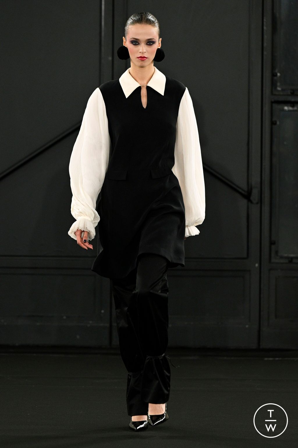 Fashion Week Paris Fall/Winter 2024 look 13 from the Chocheng collection womenswear