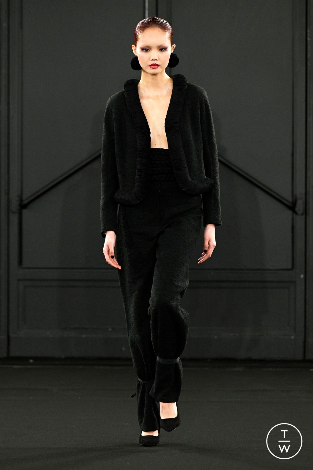 Fashion Week Paris Fall/Winter 2024 look 14 de la collection Chocheng womenswear