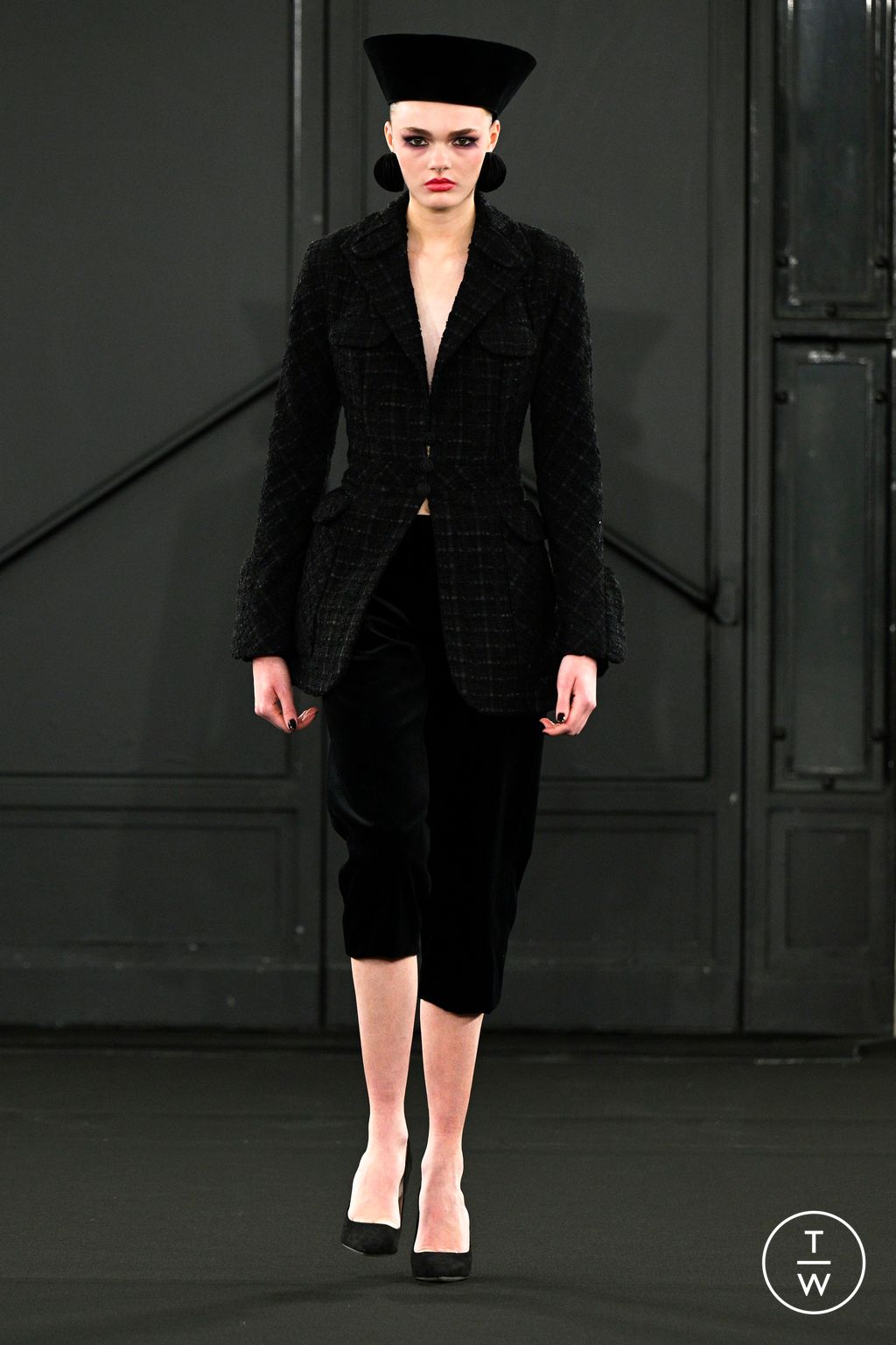Fashion Week Paris Fall/Winter 2024 look 24 from the Chocheng collection womenswear